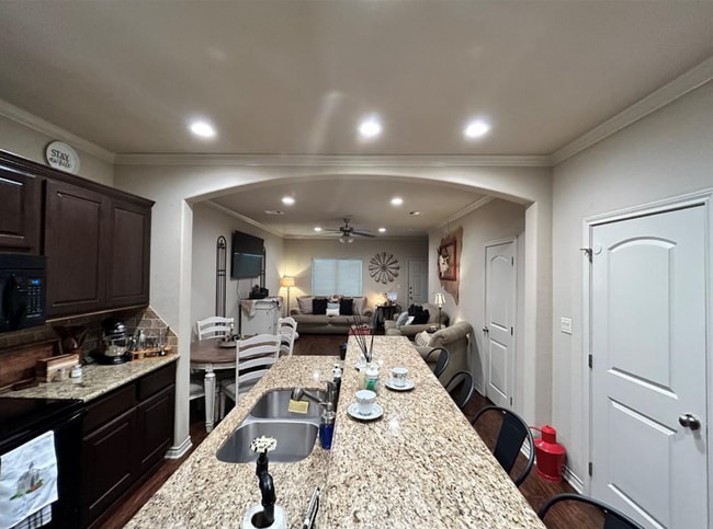 Photo - Spacious 2 Bed/2.5 Bath Condo in Prime Location!