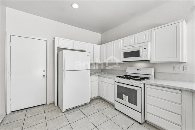 Photo - 1041 Sweeping Vine Ave