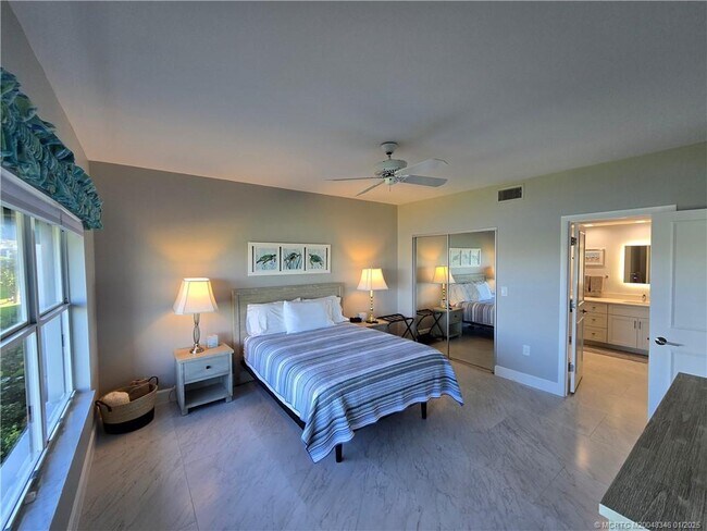 Building Photo - 185 NE Edgewater Dr Unit 5105 Rental
