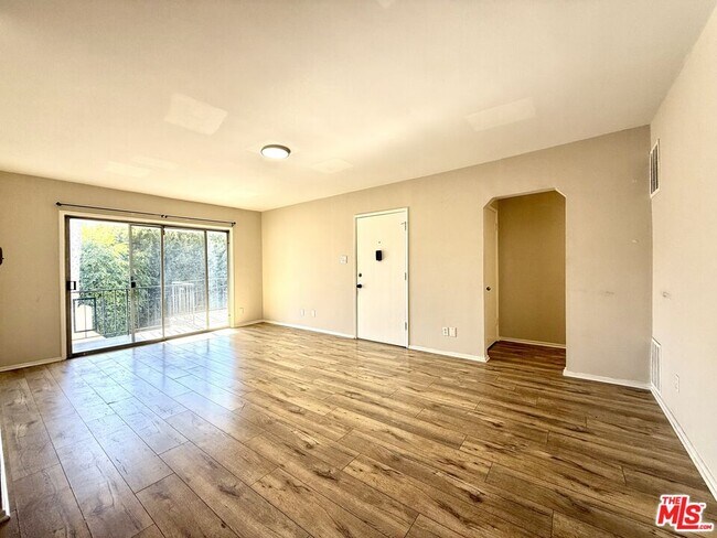 Photo - 925 S Holt Ave Unidad 2 Rental