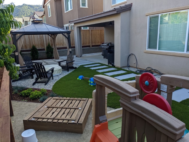Photo - 6420 Godani St