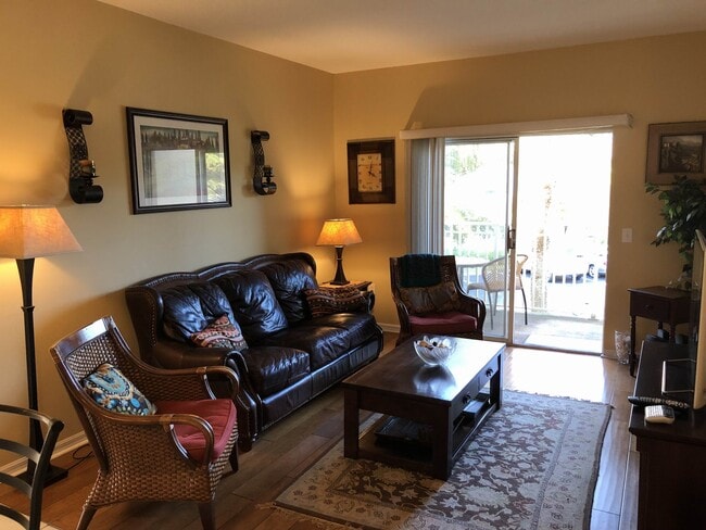 Photo - 15645 Ocean Walk Cir Unidad 201