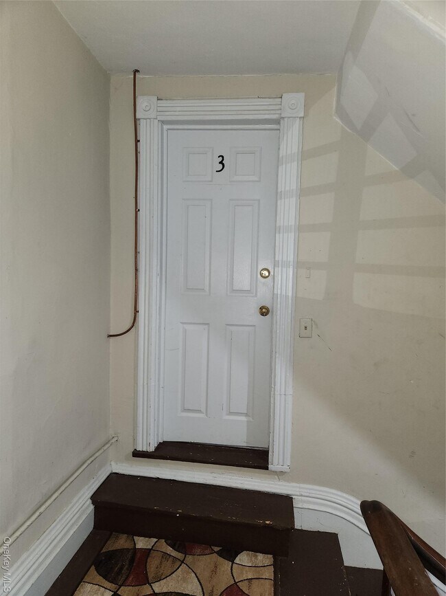 Photo - 5635-5639-5639 NY-82 Unit 3