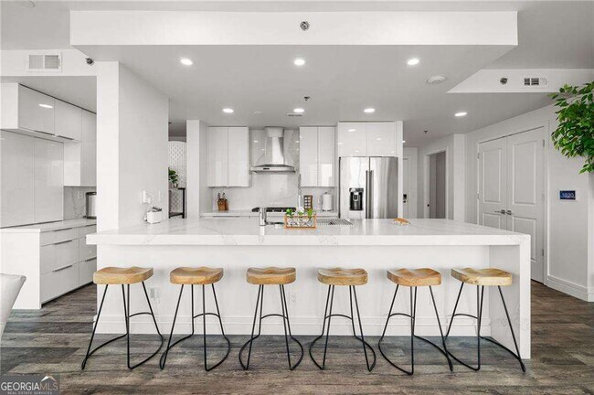 3338 Peachtree Rd Unit 2207