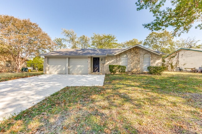 Photo - Modern 3-Bedroom Home with Vaulted Ceilings & Covered Patio