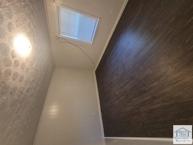 Photo - 315 Spring Dr