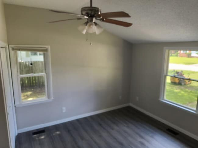 Photo - 504 Clyde Dr