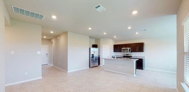 Photo - 1261 Lindsey Dr