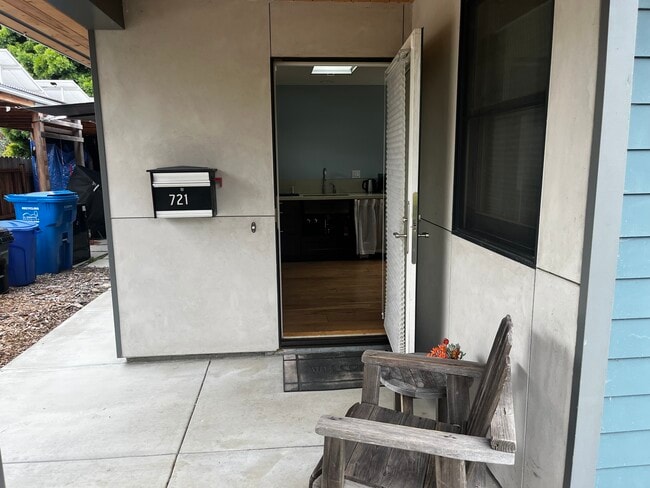 Photo - 721 Pomona Ave Unit Modern, Light-Filled