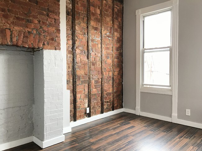 Photo - 86 Menahan St Apartment Unit 2L