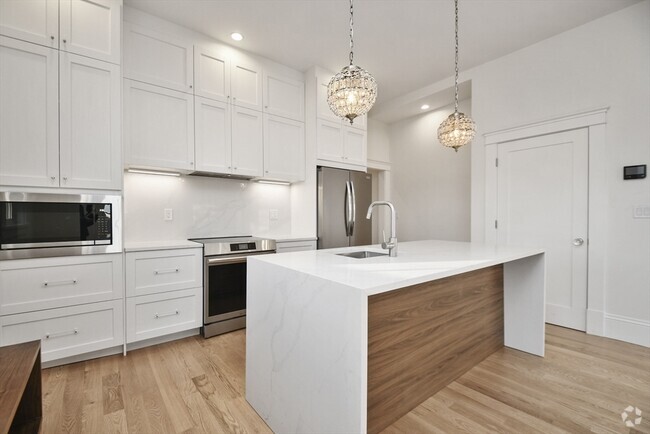 Building Photo - 30 E Main St Unit 2 Rental