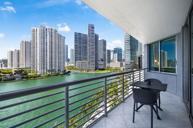 Photo - 325 S Biscayne Blvd