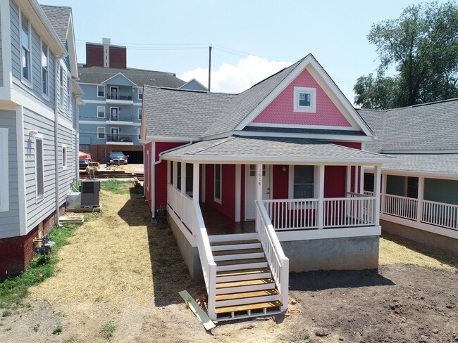 Building Photo - 1614 Forest Ave Rental