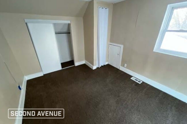 Photo - 803 Joseph St