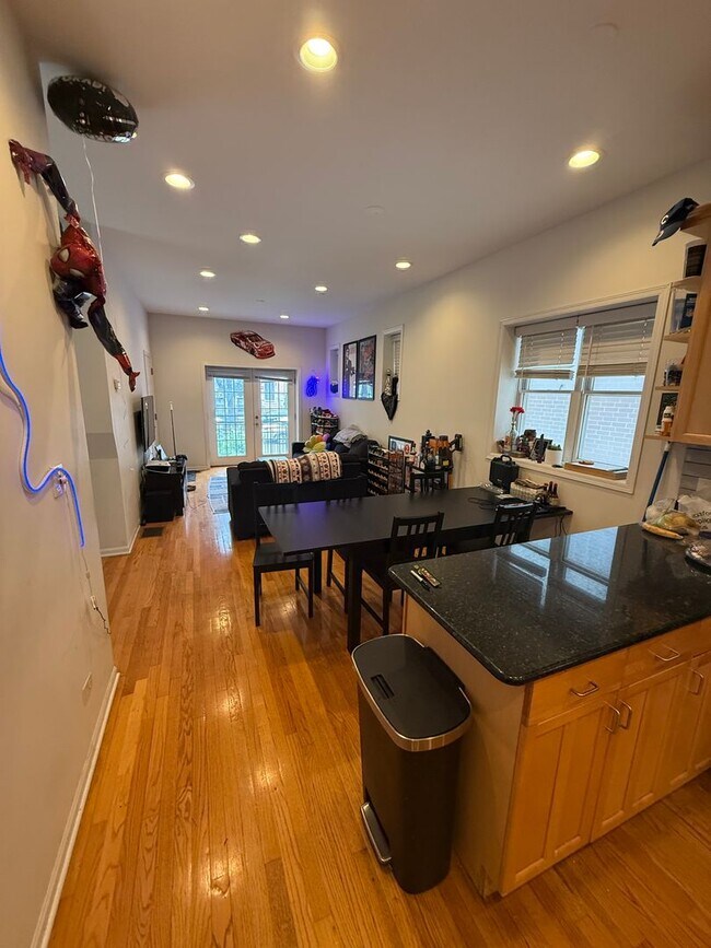 Photo - 1119 W Addison St Unit 1119-1