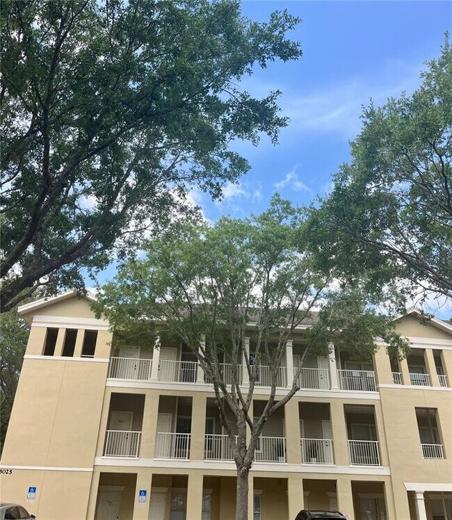 5025 SW 91 Ct Unidad H303