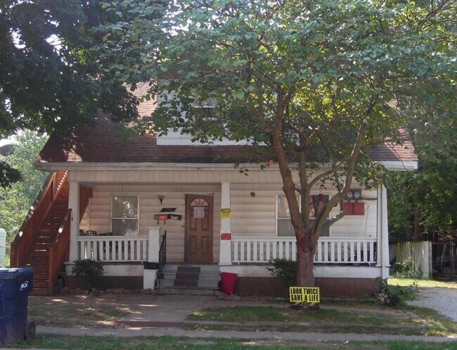 Photo - 716 1/2 W State st