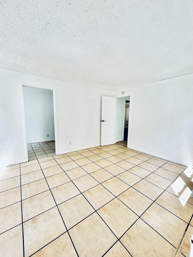 5427 1/2 Dairy Ave Unit 5427