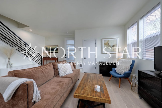 Photo - Urban Townhome with terrace! Unit MU-DIVI3013-BW