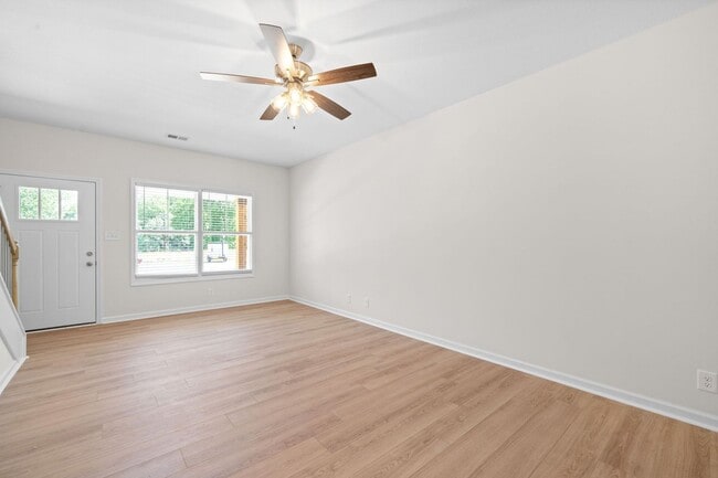 Photo - 2 Bedroom Condo For Rent Near Riverside Dr...