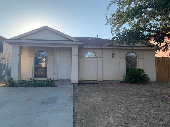 Building Photo - 2615 Bandera Dr