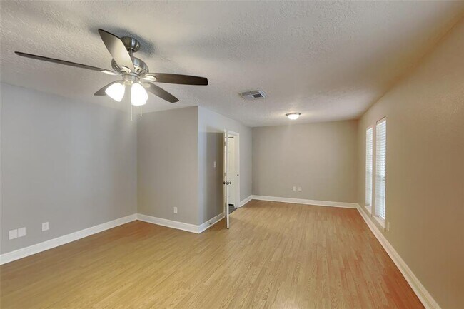 Photo - 13627 Montaigne Dr