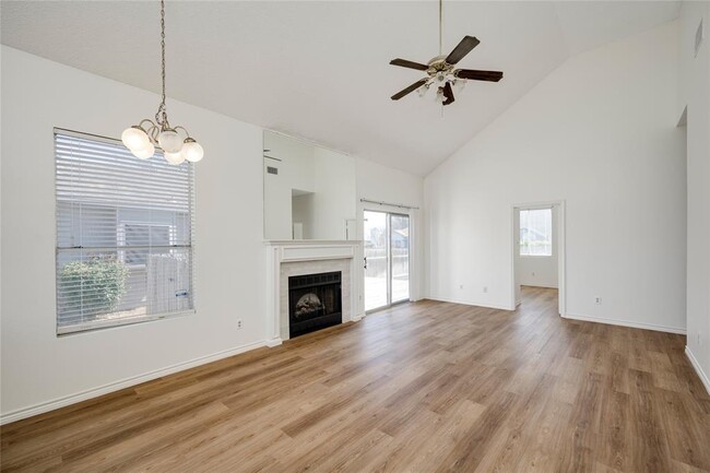 Photo - 2007 Castle View Dr