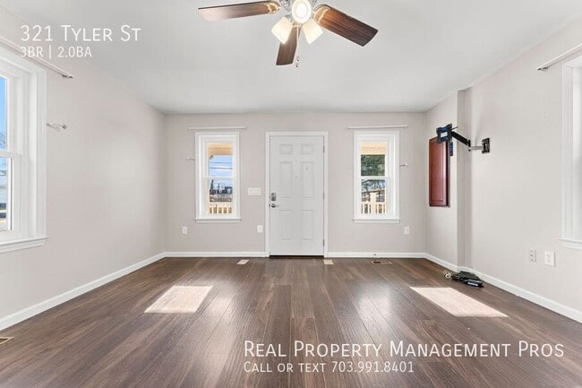 Photo - 321 Tyler St