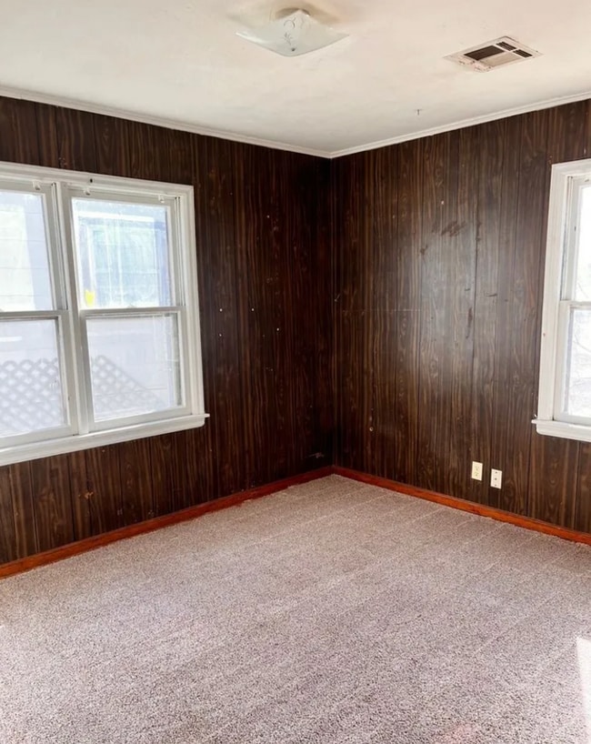 Photo - 2713 E Maine Ave