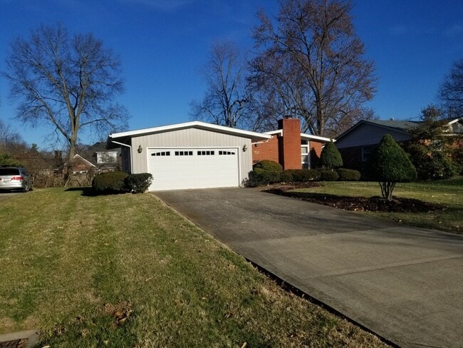 Photo - 1305 Abbeywood Rd