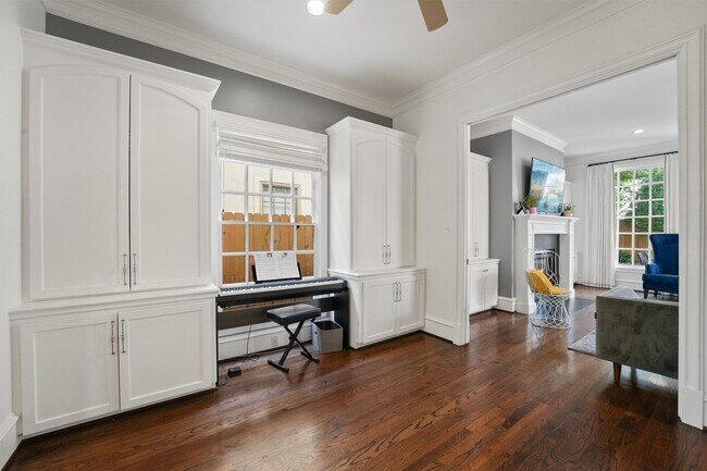 Photo - 4127 Amherst St