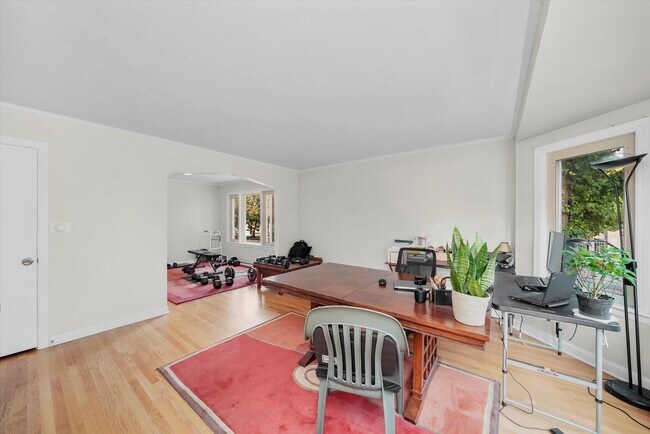 Photo - 5400 W Berteau Ave