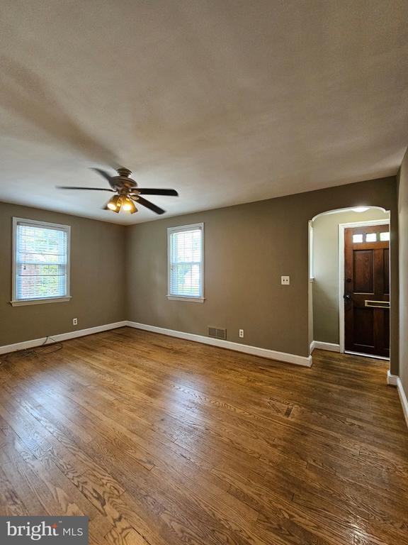 Photo - 626 N George Mason Dr