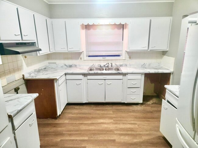 Photo - 425 Bryanwood Pkwy