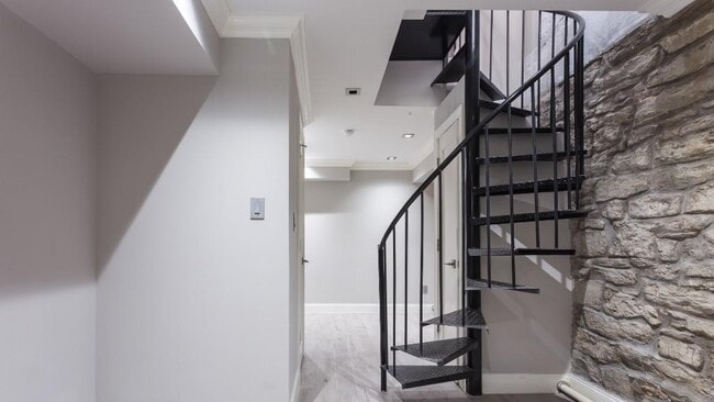 Photo - 221 Mott St Unidad 1RS