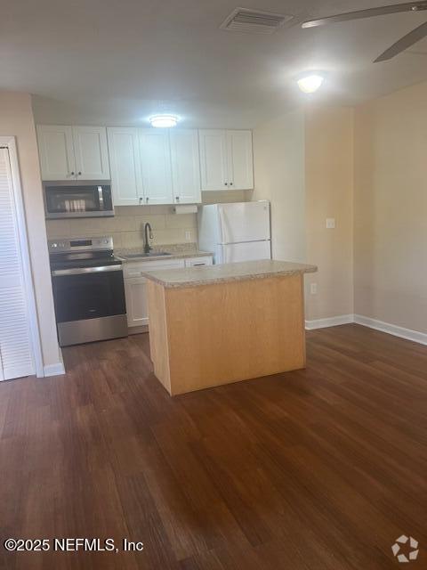 Building Photo - 602 McMahon St Rental