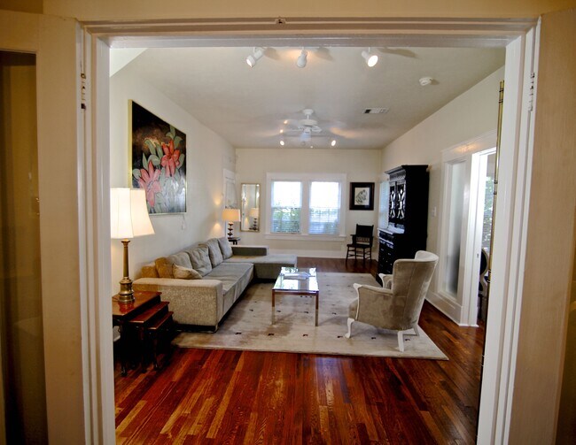 Living Room view to front - 2508 Van Buren St Unit 1