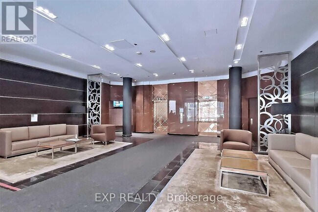 Photo - 55 Bloor St E Unit 807