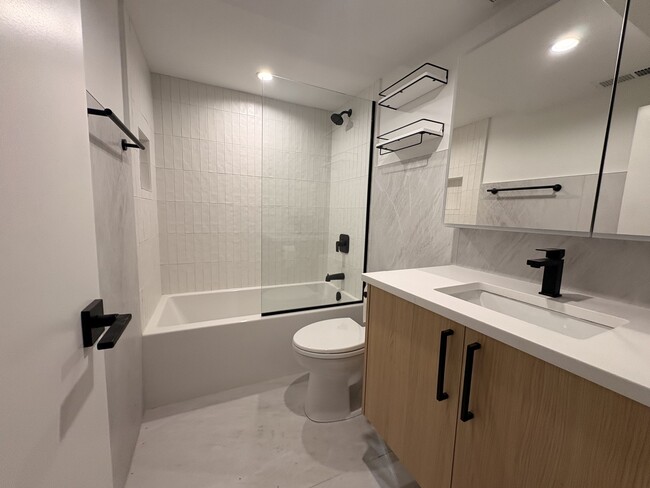 Photo - 1875 N Dayton St