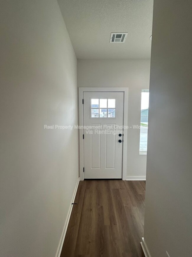 Photo - 157 N Gowen St