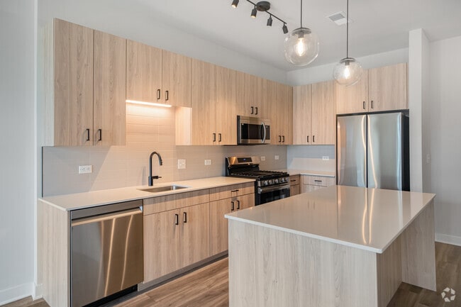 A1 Alt 1BR, 1BA - 715SF - Kitchen