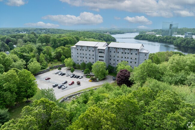 Exterior - Cove View Condominiums