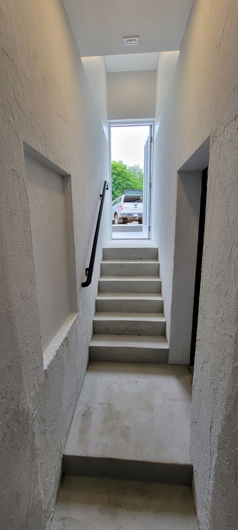 Photo - AVAILABLE  May 1st - Newly Updated 1 Bed 1 Bath! Unidad 515 N Lake Avenue  1