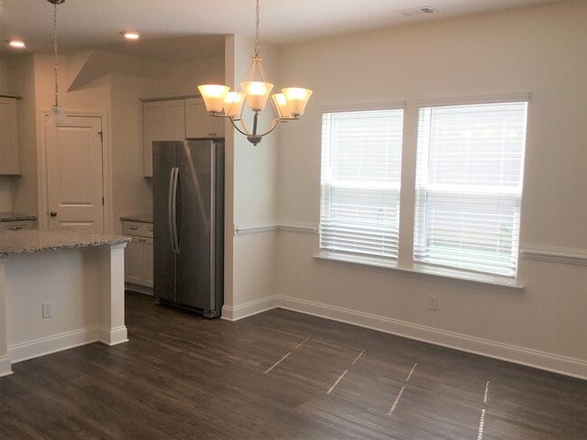 Photo - 324 Crabapple Cir
