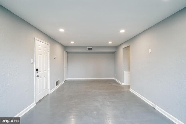 Photo - 2137 Bryn Mawr Ave