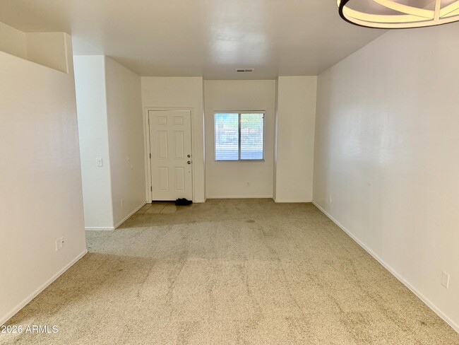 Photo - 2300 E Magma Rd