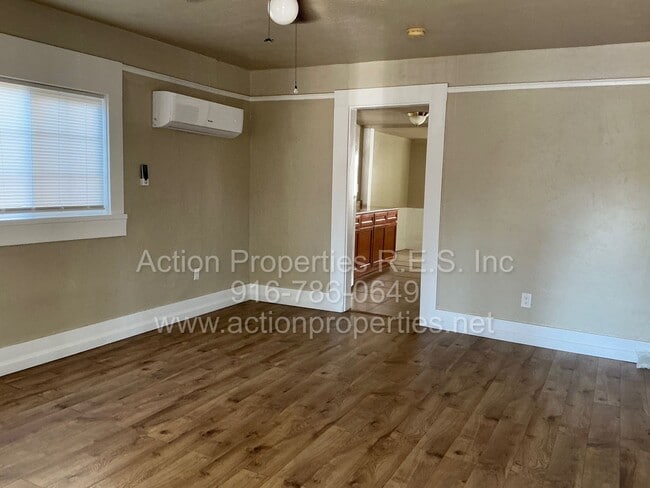 Photo - Central Roseville Bungalow 2 bedroom 1 Bathroom, Street Parking, Shed, No Yard