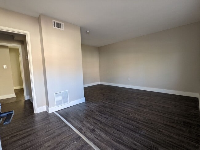 Photo - 1461 Pine St NW Unit B