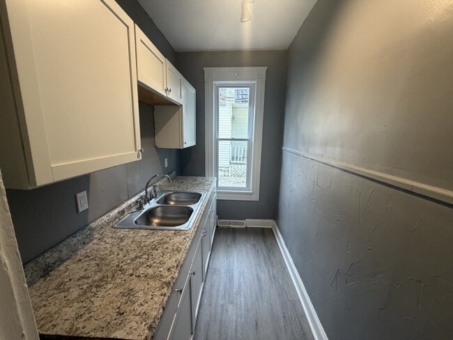 3295 W 54th St