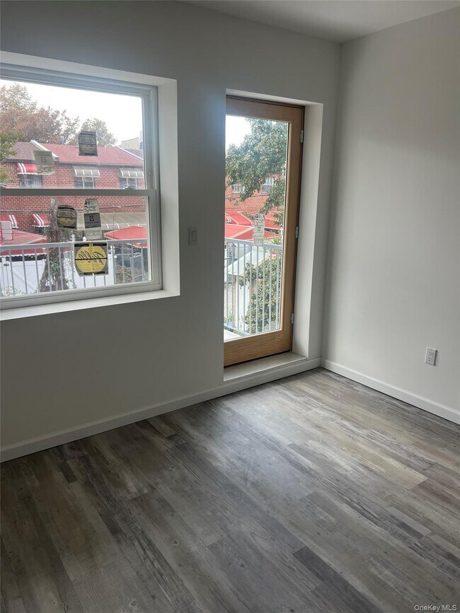 Photo - 518 Thatford Ave Unit 2